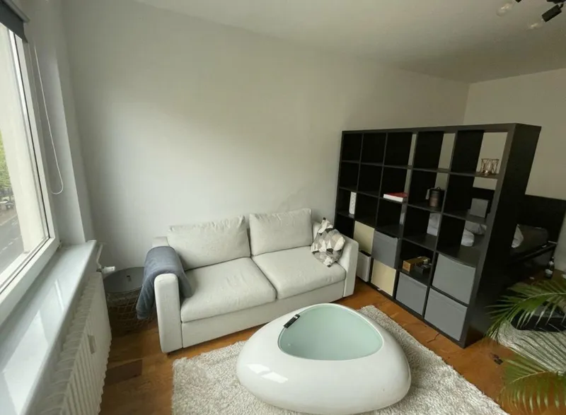 Vollmöblierte 1,5-Zimmer-Wohnung an der Oberbaumbrücke – Berlin Kreuzberg — photo 1